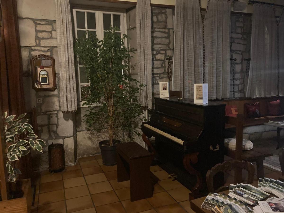 Ancien Hotel Plein De Charme Baume-les-Dames Ngoại thất bức ảnh